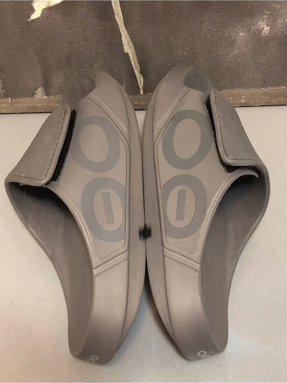 Oofos OOahh Slides sz 8
